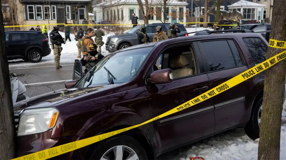 ABD'de federal-eyalet krizi: Göçmen polisi silahsız kadını aracında öldürdü! Trump’tan meşru müdafaa savunması  haberinin görseli