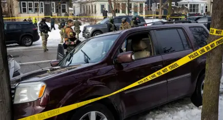 ABD'de federal-eyalet krizi: Göçmen polisi silahsız kadını aracında öldürdü! Trump’tan meşru müdafaa savunması 