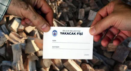 Efes Selçuk’ta ailelere yakacak desteği