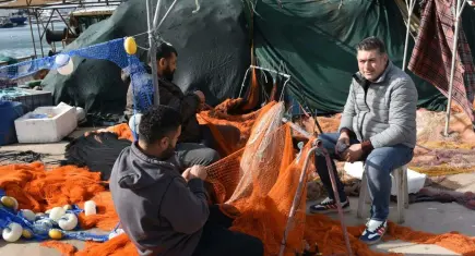 Egeli balıkçılar fırtınanın dinmesini bekliyor