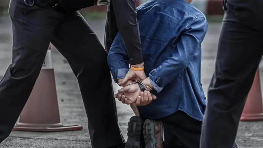 İzmir haber: Yakalanacağını anlayınca peruk taktı