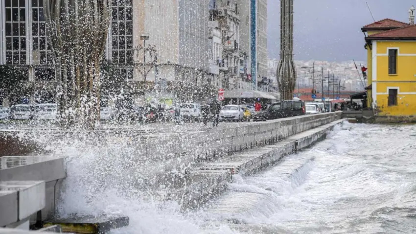 Kordon’da alınan önlem etkisini gösterdi: Deniz taşkını yaşanmadı