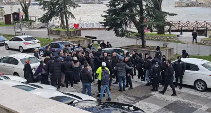 Düğün çıkışı babaanne ile 2 torunu öldürülmüştü: Duruşma sonrası arbede çıktı