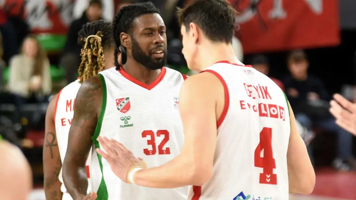 Karşıyaka, ilk yarıyı avantajla kapatmak için Bursa’da sahaya çıkıyor haberinin görseli