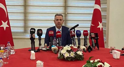 Vali Elban’dan İzmir’in kronik sorunlarına net mesaj: Su ve otopark sıkıntısı gündemde