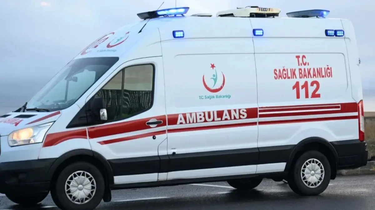 Yolcu otobüsü ile otomobil çarpıştı: Yaralılar var haberinin görseli