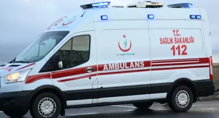 Yolcu otobüsü ile otomobil çarpıştı: Yaralılar var
