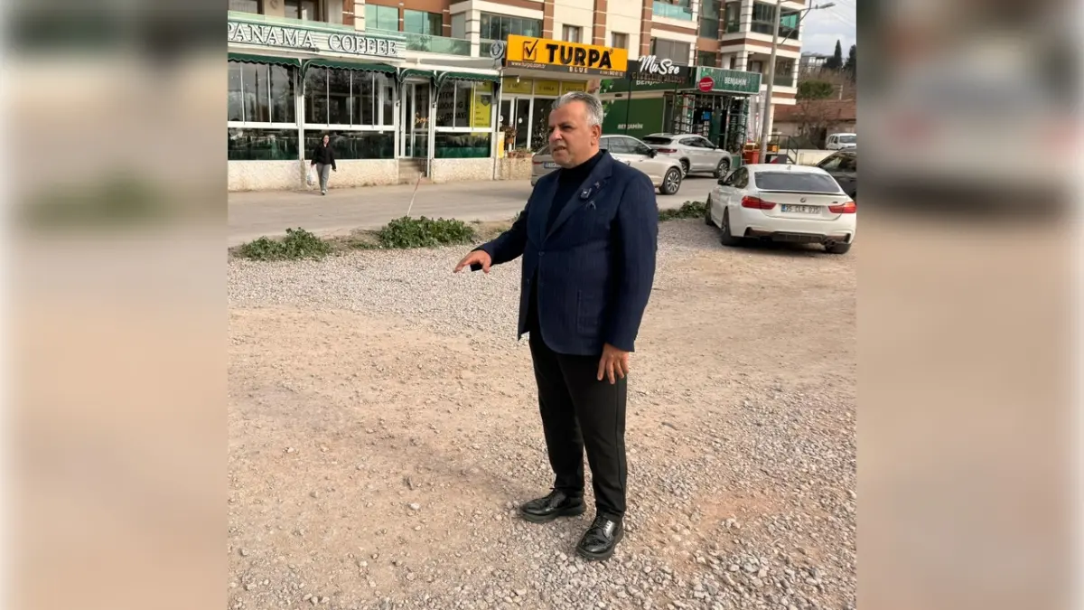 AK Parti Çiğli İlçe Başkanı Özdemir’den sert çıkış: İZBAN durağı neden hala açılmadı? haberinin görseli