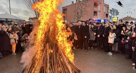 Bin yıllık Balkan geleneği: ‘Koleda’ ateşi yakıldı!