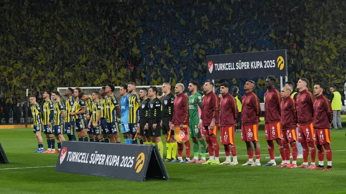 Fenerbahçe Süper Kupa’yı aldı, Galatasaray seremoniye katılmadı haberinin görseli