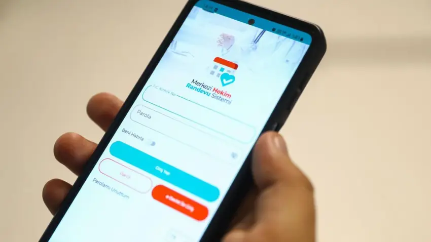 Günde 1,7 milyon randevu: MHRS gerçekten başarı mı yoksa kaos mu? haberinin görseli