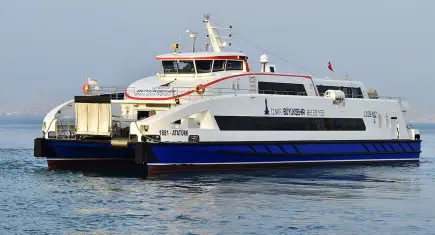 İzmir'de deniz ulaşımına fırtına engeli: Tüm seferler durduruldu!