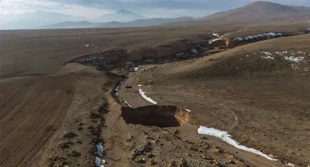 Konya Ovası’nda 30 metre çapında yeni obruk oluştu