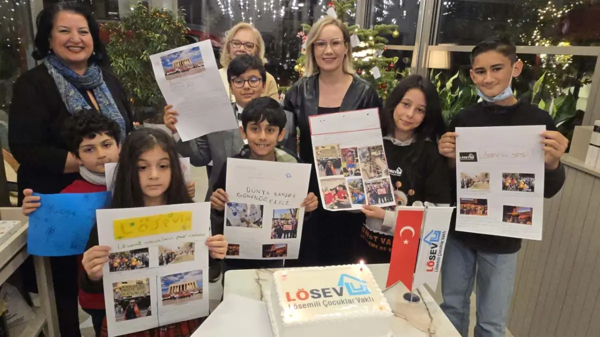 LÖSEV’den İzmir’de Çalışan Gazeteciler Günü buluşması haberinin görseli