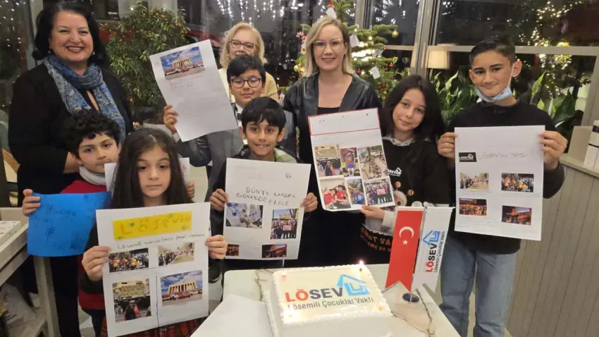 LÖSEV’den İzmir’de Çalışan Gazeteciler Günü buluşması haberinin görseli