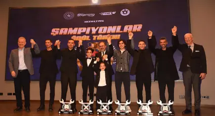 Motosiklette şampiyonlar gecesi: Toprak Razgatlıoğlu ve Kenan Sofuoğlu İzmir’de 