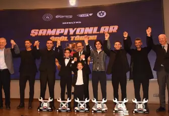 Motosiklette şampiyonlar gecesi: Toprak Razgatlıoğlu ve Kenan Sofuoğlu İzmir’de 