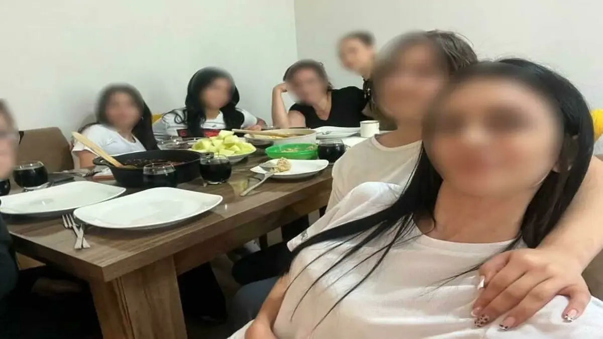 Öğrencileri okuldan çıkarıp evinde temizlik yaptıran öğretmen adli kontrolle serbest bırakıldı haberinin görseli