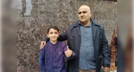 Otizmli 12 yaşındaki Muhammed Ömer, ambulansa yol vererek takdir topladı