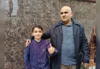 Otizmli 12 yaşındaki Muhammed Ömer, ambulansa yol vererek takdir topladı