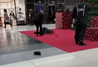 AVM’de 2’nci kattan düşen genç hayatını kaybetti