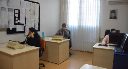 Engelleri aşan iki santral memuru