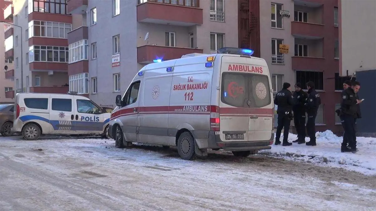 Erzurum’da pencereden kurtarılan bebek sağlık kontrolüne alındı haberinin görseli