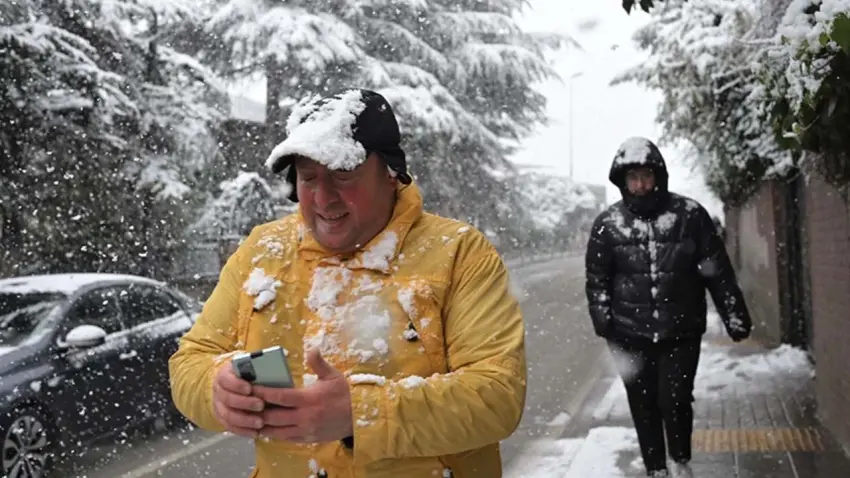 İstanbul'da yarın okullara kar tatili verildi