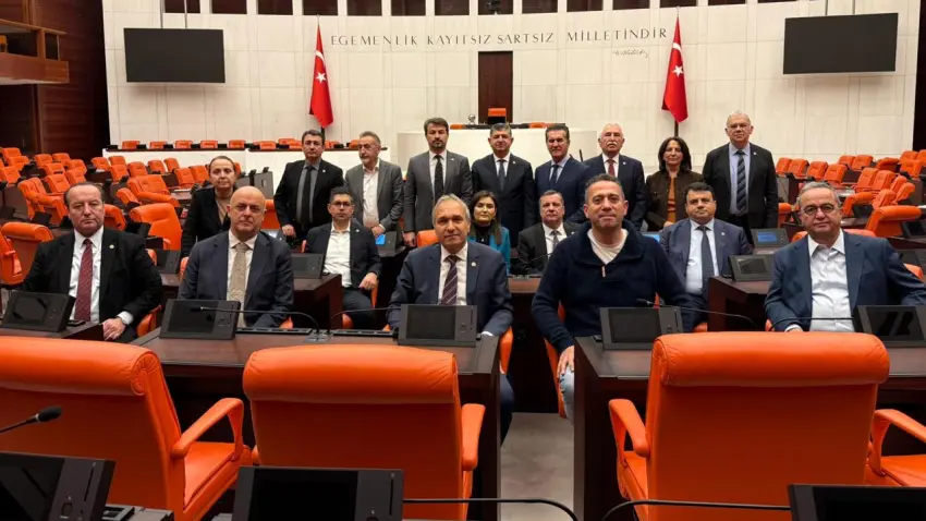 Özlale’den emekli nöbeti mesajı: Emekli maaşı asgari ücretin altında olamaz