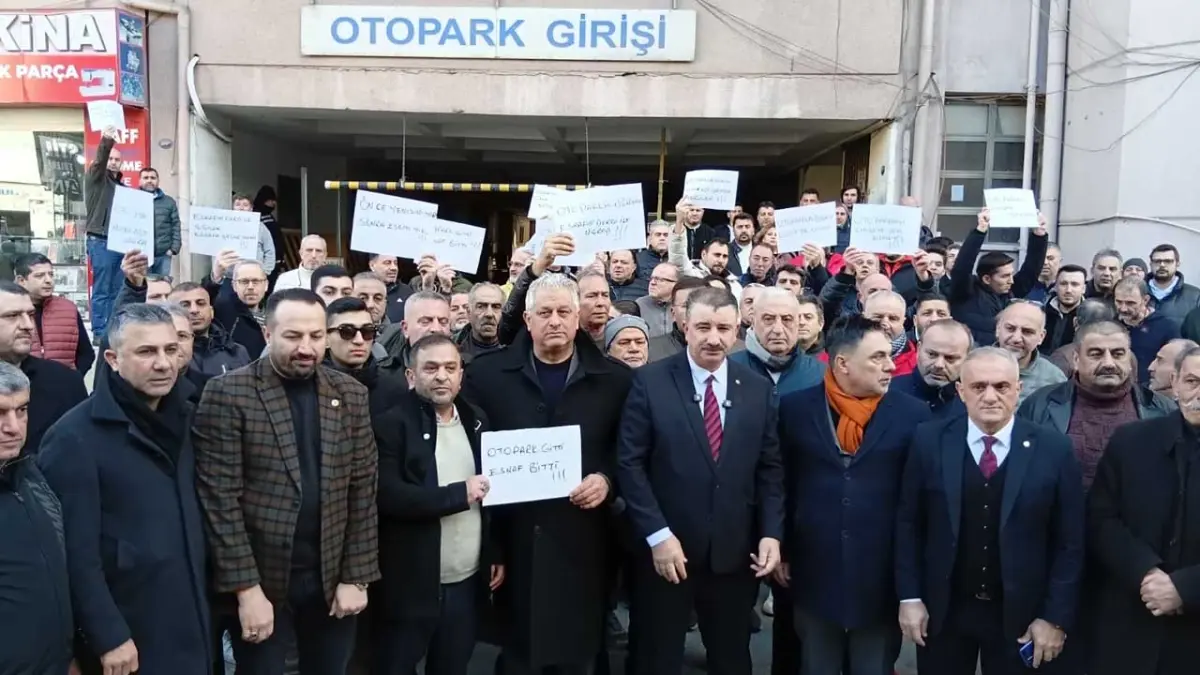 Çankaya Katlı Otoparkına tepkiler büyüyor: Esnaf trafiği kapattı haberinin görseli