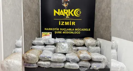 Çeşme’de bir araçta 65 kilodan fazla yasaklı madde bulundu