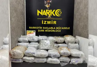 Çeşme’de bir araçta 65 kilodan fazla yasaklı madde bulundu