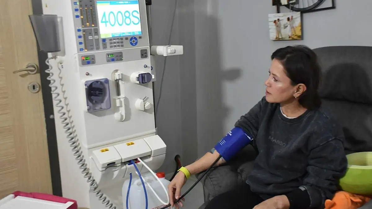 Diyaliz makinesi 30 yıldır hayatının bir parçası oldu başlıklı video haberin görseli