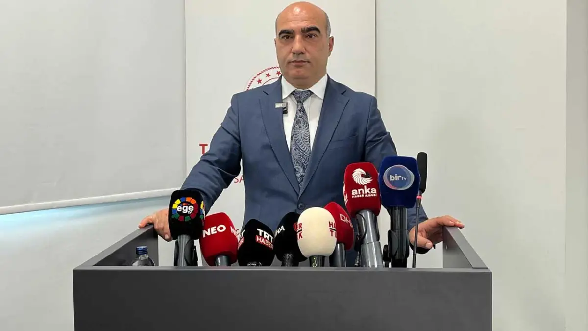 İl Sağlık Müdürü İzmir'in sağlık karnesini açıkladı; "Sağlıkçı yoğun iş yük altında çalışıyor" haberinin görseli