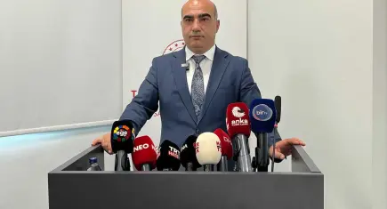 İl Sağlık Müdürü İzmir'in sağlık karnesini açıkladı; "Sağlıkçı yoğun iş yük altında çalışıyor"