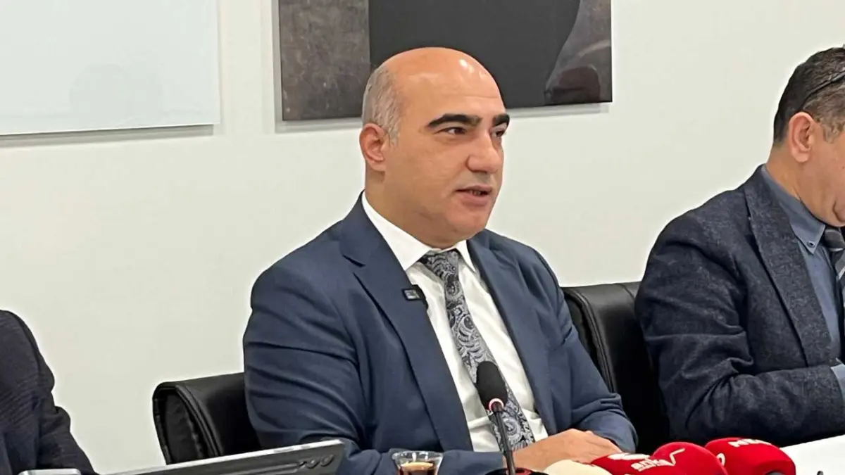 İzmir İl Sağlık Müdürü Kul'dan aşı karşıtlığına net mesaj: "İddiaların hepsi çürütüldü" haberinin görseli