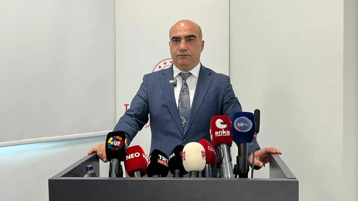 İzmir Sağlık Müdürü’nden neşter gibi açıklama: "Sezaryen bir doğum şekli değildir" haberinin görseli