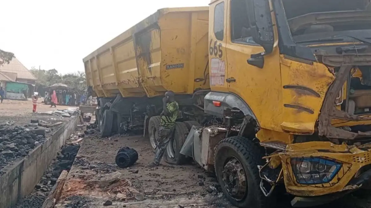 Kömür yüklü kamyon park halindeki araçları biçti: 12 can kaybı haberinin görseli