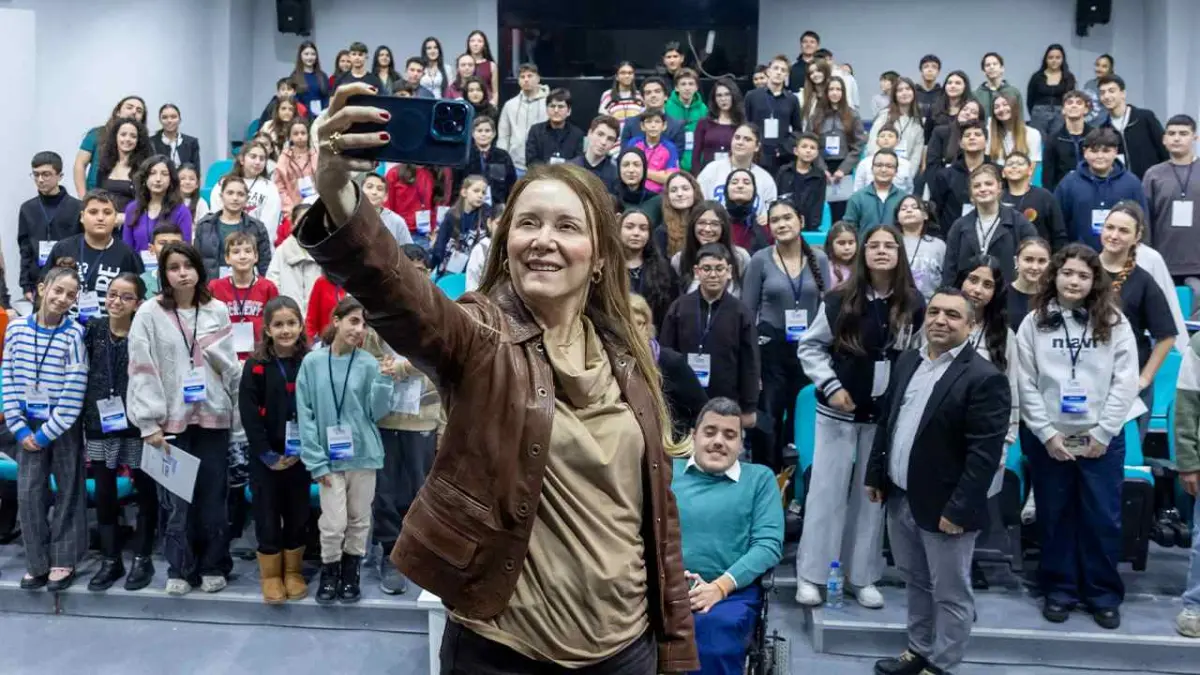 Konak Çocuk Meclisi’ne yeni başkan: Derin Nargis haberinin görseli