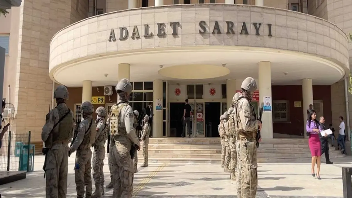 Şanlıurfa’da "Sahte Evrak" şebekesine darbe: 20 gözaltı! haberinin görseli