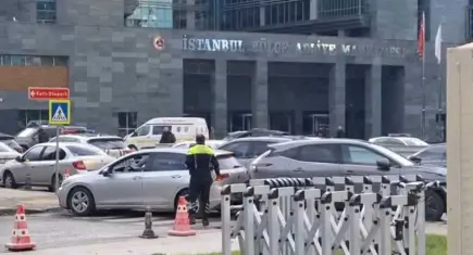 Adliyede silahlı saldırı: Savcı, hakimi vurdu