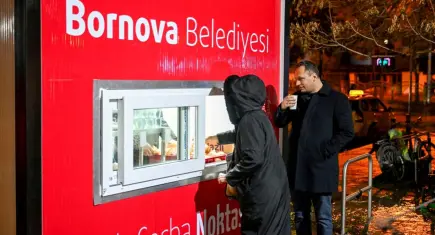 Bornova’da kış soğuğuna sıcak çorba