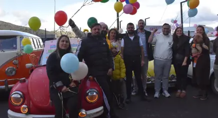 İzmir'de balonlar hastanedeki çocuklar için havalandı