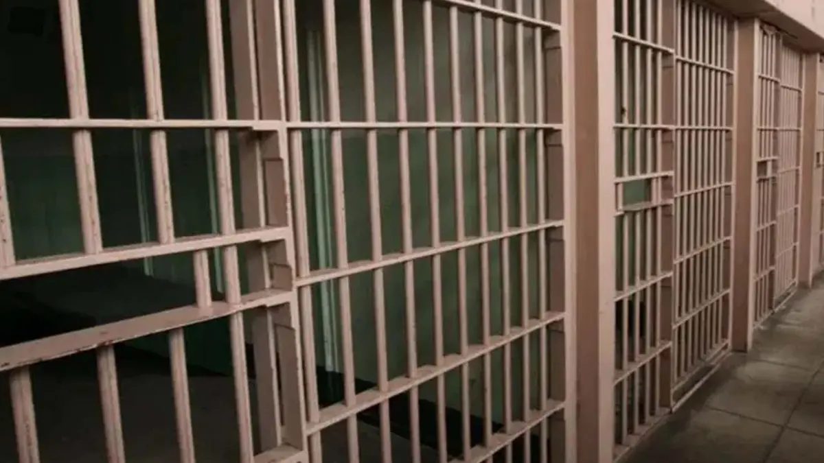 İzmir'de boşandığı eşini öldüren sanığa ağırlaştırılmış müebbet hapis talebi haberinin görseli