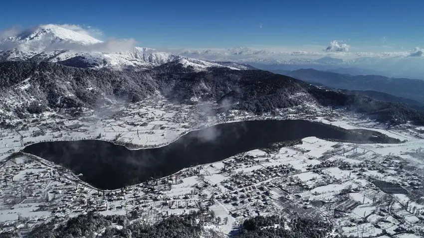İzmir’de kar sevinci: Ödemiş’in yüksek kesimleri beyaza büründü