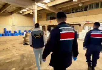 İzmir haber: Uyuşturucu operasyonunda 1,6 ton ham madde ele geçirildi