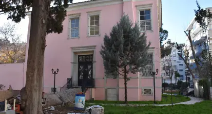Karşıyaka’daki Latife Hanım Köşkü yıllardır kapalı