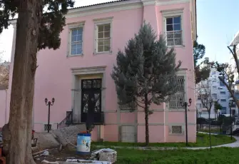 Karşıyaka’daki Latife Hanım Köşkü yıllardır kapalı