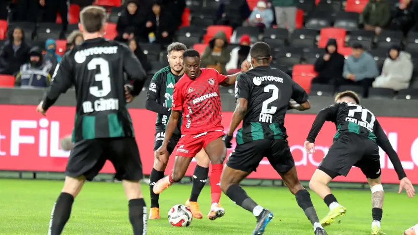 Kupa’da gergin karşılaşma: Gaziantep FK, Kocaelispor’u 10 kişiyle devirdi haberinin görseli