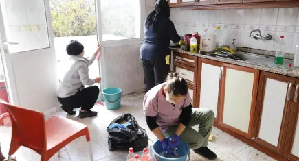 Seferihisar’da ihtiyaç sahibi vatandaşın evi baştan aşağı yenilendi